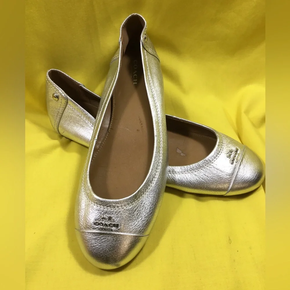 COACH Metallic Silver Leather Ballet Flats SZ 8 gently used